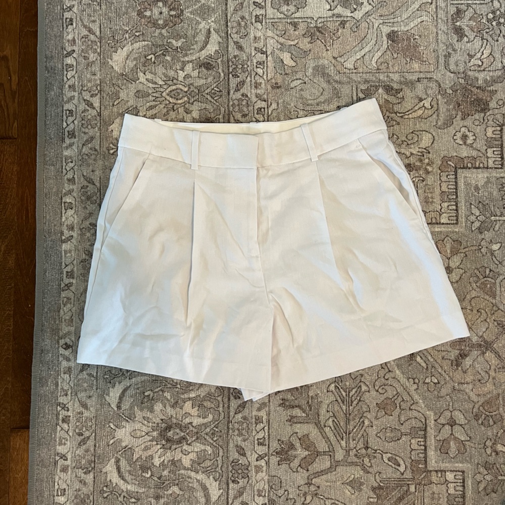 NWT Loft white shorts size 4